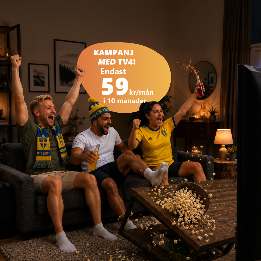 Tre vänner sitter i soffan ser på tv mendan de hejar intensivt